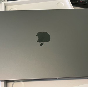 MacBook Air 13” 2024 / 512GB SSD / 8GB RAM