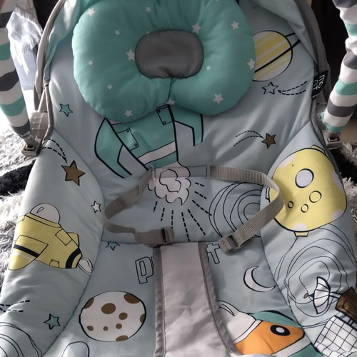 Moni Space Electric Baby Relax Space Tour with Music and Vibration up to 9kg like new