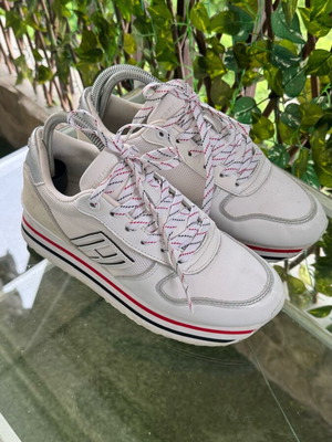 Tommy Hilfiger sneakers like new, white, size 39