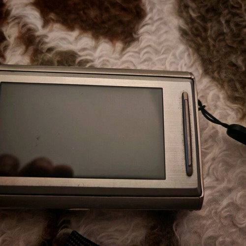 Samsung Digimax i70 Slide digital camera used with case and memory card