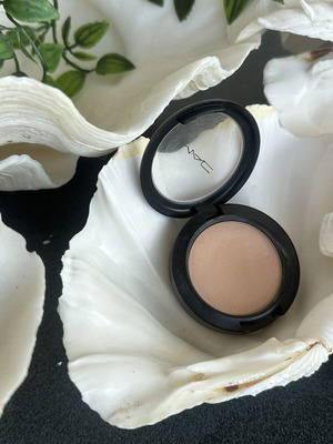 Mac Shaping Powder used