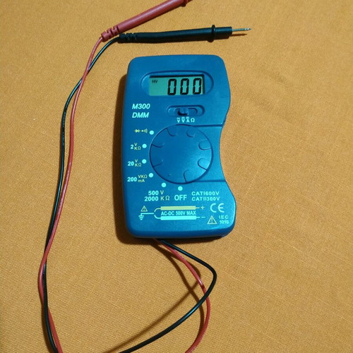 Digital mini pocket multimeter like new with 12v battery and case