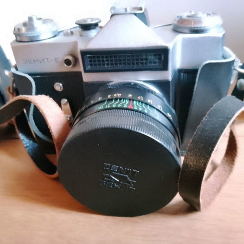 Zenit E camera with Helios 44-2 lens, like new, with original case