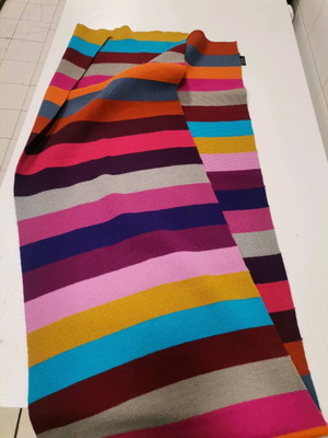 Multicolored scarf like new