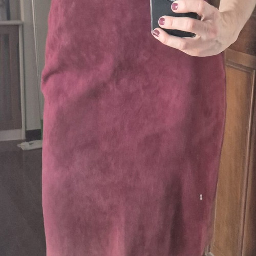 Midi suede skirt burgundy like new
