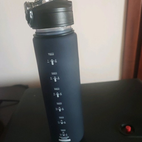 BottHealth 750ml water bottle new with straw and time markings