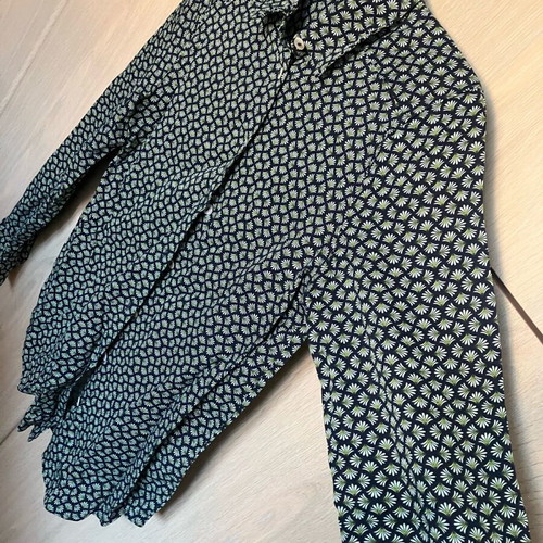 Shirt medium black with green flower like new
