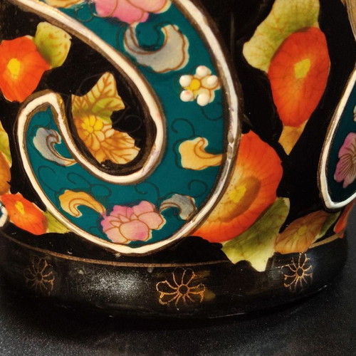 Satsuma Vase and Ashtrays 30cm like new