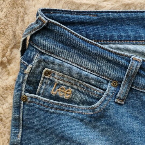 Lee jeans model S Scarlet like new, size W29 L31