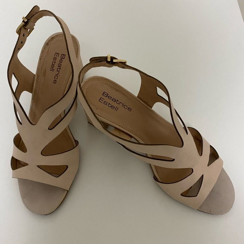 Beatrice beige sandals like new, size 37