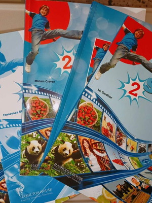 Hot Shots 2 Teacher's Books Complete Pack like new, 5 books