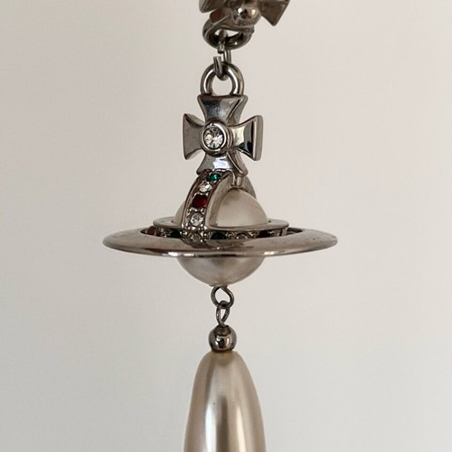 Vivienne Westwood Orb Pearl Drop Earring like new, silver