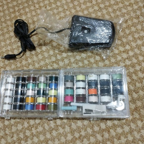Mini sewing machine like new