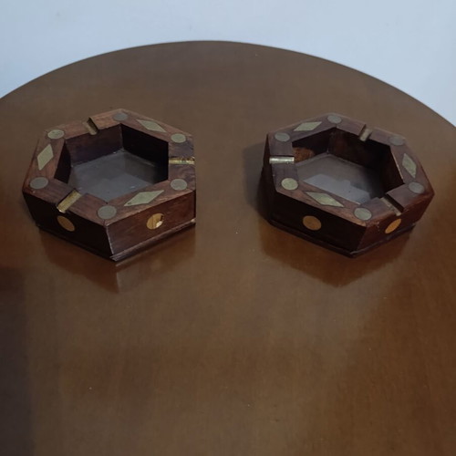 Wooden vintage ashtray set like new with design
