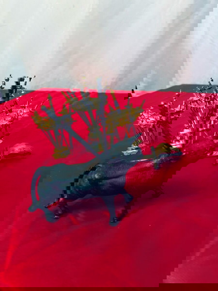 Колекционерски винтидж шишчета с мечове Toledo
