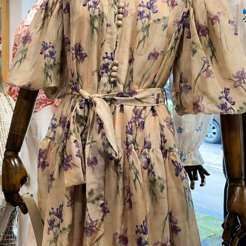 Lightweight silk dress new with lining and belt, sizes M/L