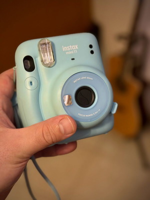 Fujifilm Instax Mini 11 camera like new