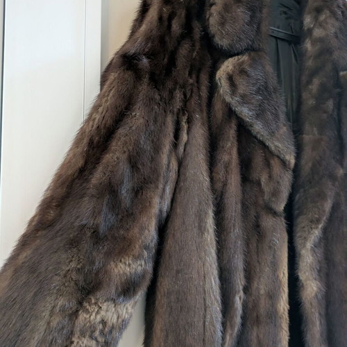 Women's brown fur coat like new