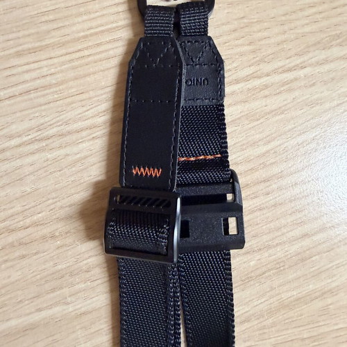 UNIQ Handstrap Vista for mobile phone, new