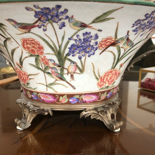 Flowerpot with embossed designs and brass details new