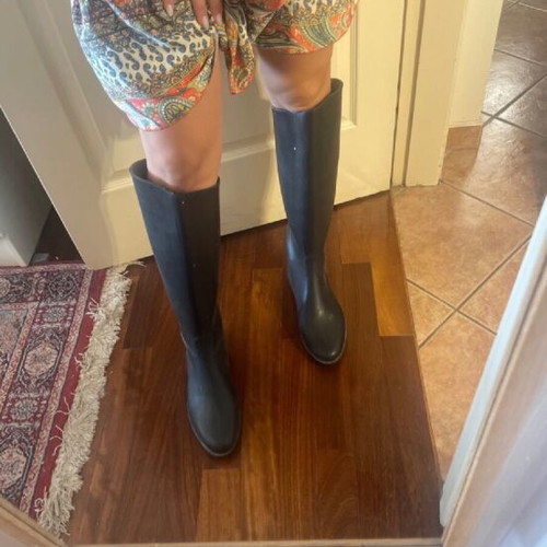 Black women's unisex boots like new, size 42