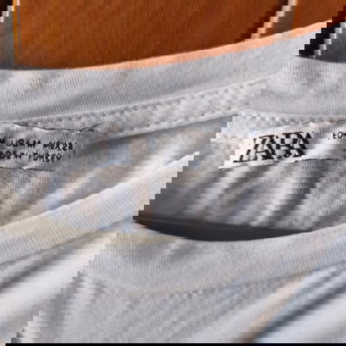 Crop top zara με ρομαντικό σχεδιο κιπουρ στο μανικι medium
