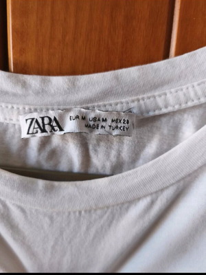 Crop top zara με ρομαντικό σχεδιο κιπουρ στο μανικι medium