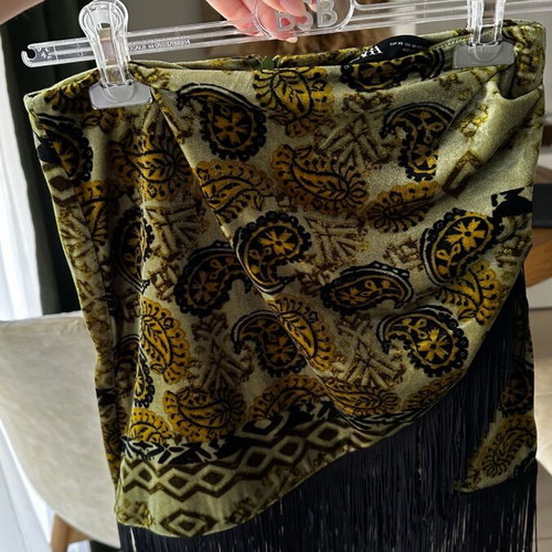 Zara velvet skirt with fringes xs like new, black and green