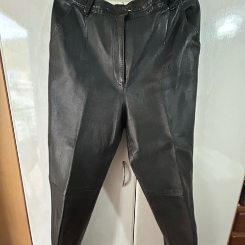 Leather pants like new, size large, black
