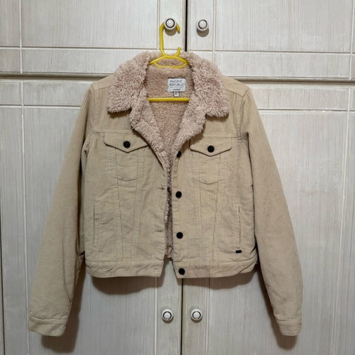 Beige corduroy jacket Pull & Bear with teddy lining like new, size L