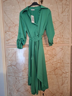 Women's satin dress like new
