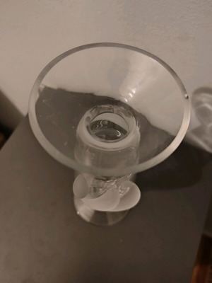 Crystal vase like new, dimensions 5x5x21