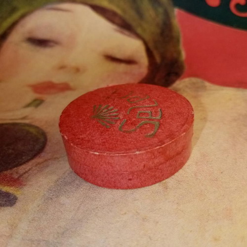 Vintage Select powder box used with puff and powder