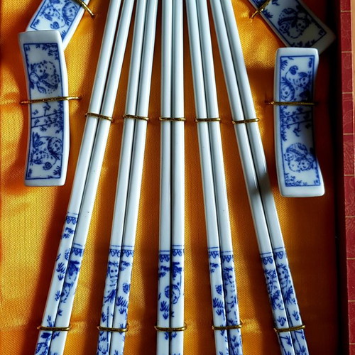 Set of 5 pairs blue and white Chinese porcelain chopsticks with rests in gift box