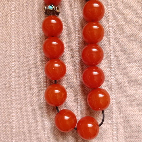 Vintage handmade bakelite mastic komboloi, 33 beads