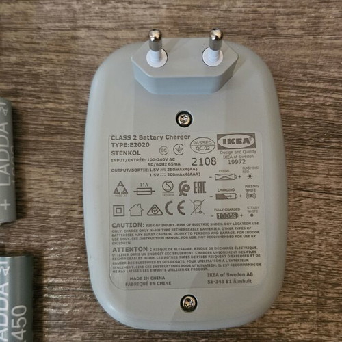 Stenkol charger and 12 Ladda rechargeable batteries like new