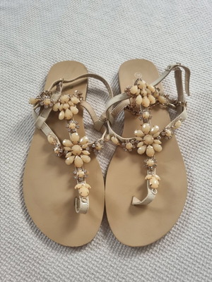 Voi & Noi sandals size 38, beige and gold