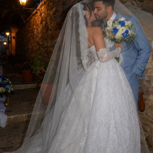 Melia Wedding Dress lace gown like new, size S