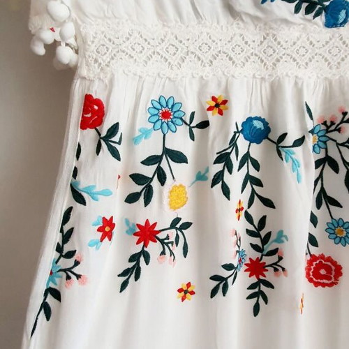 Long dress with embroidered flowers new, white, sizes S-M