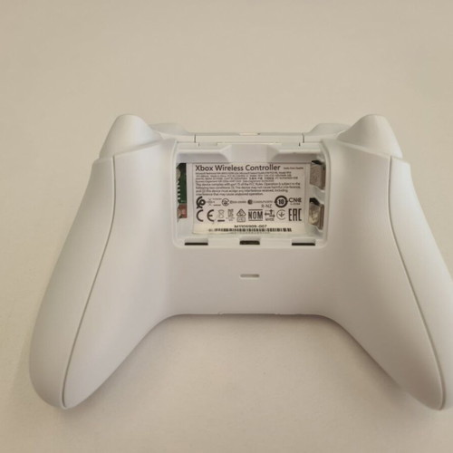 Xbox Series controller used with hall effect joysticks