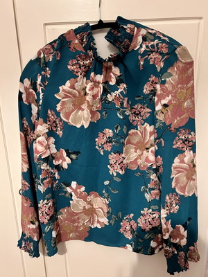 Vero Moda floral blouse size S
