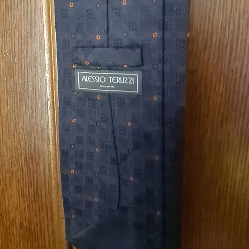 Tie in excellent condition