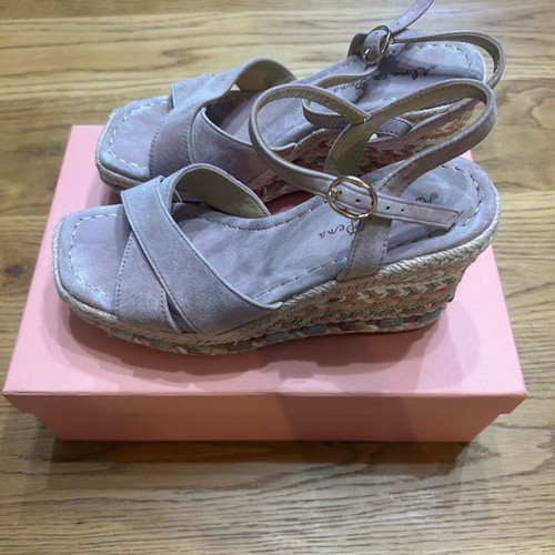 Alma en Pena Lilac Suede Platform Sandals Size 37 Like New