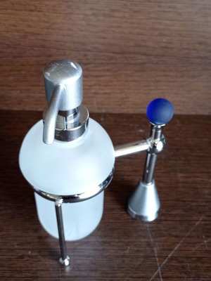 Επικαθήμενο Dispenser σαπουνιού καινούργιο, επιχρωμιομένος ορείχαλκος και γυαλί