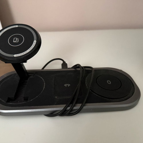 3 in 1 charger in like new condition
