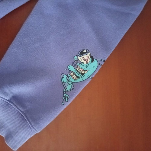 Sponge Bob Hoodie like new, size M/L, multicolor purple