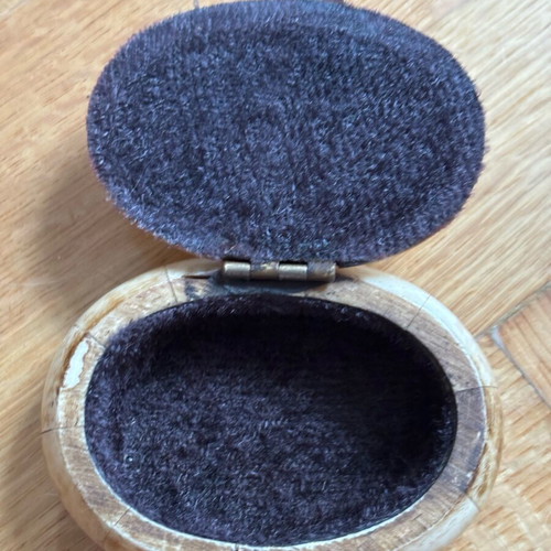 Vintage pillbox made of camel bone like new, handmade 1970