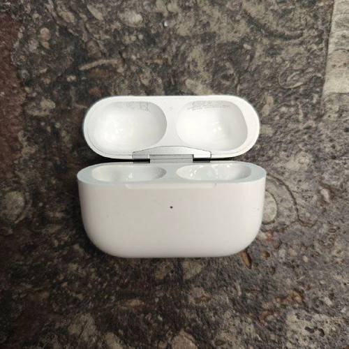 Apple AirPods 1 Pro earbuds