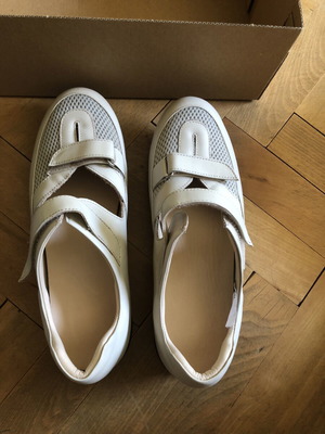Orthopedic shoes new, beige, size 40, sandals and platforms