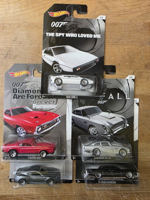 Hot Wheels 2015 James Bond 007 Full Set of 5 new